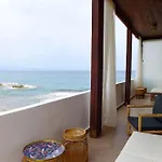 Fos - Casa Casa Group * ハニア
