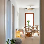 Fos - Casa Casa Group * ハニア