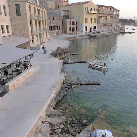 Fos - Casa Casa Group ハニア